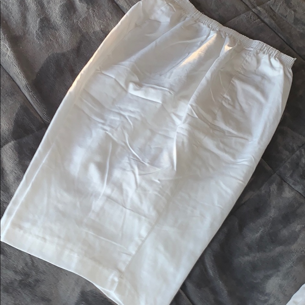 Capris - Picture 1 of 3
